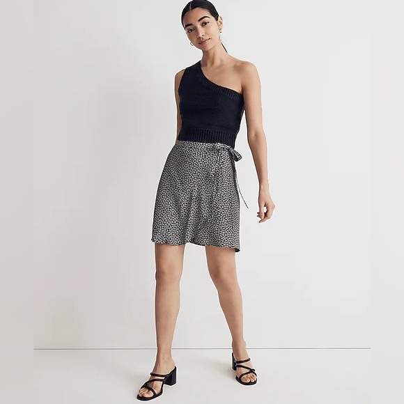 NWT - Madewell Micro Daisy Wrap Miniskirt - size 2 - Picture 2 of 8